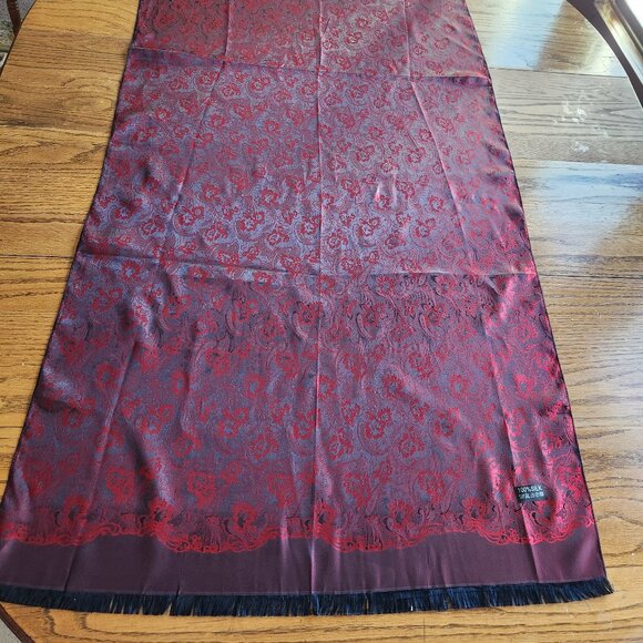 Accessories - 2/$20 SALE! Large silk scarf